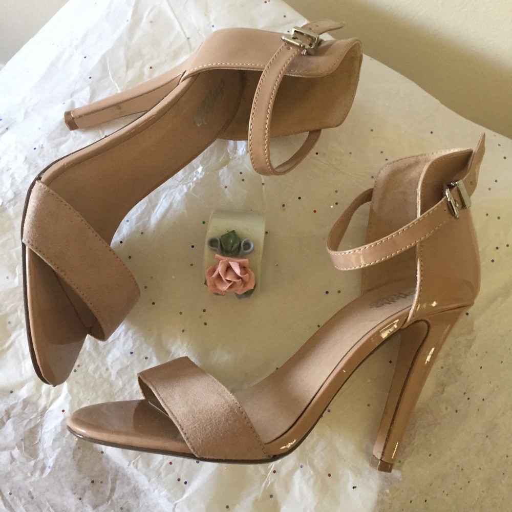 Nude Heels w/ Ankle Strap😘